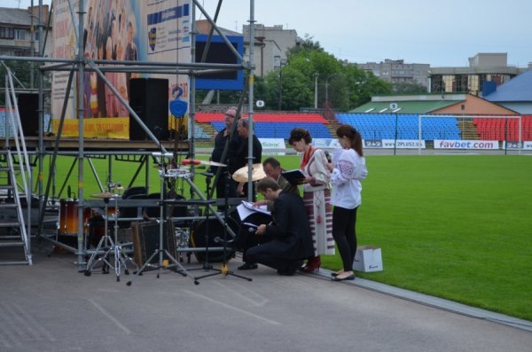 Естрадні зірки виступали в Луцьку заради дітей-сиріт. ФОТО 