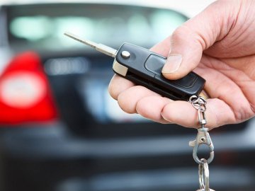 У трьох волинян вилучили автівки з сумнівними документами