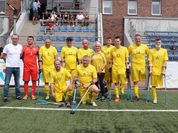 Коротша нога – не завада: історія волинянина, який вже 15 років грає в амптфутбол. ФОТО