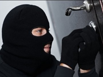 На Волині обікрали прикуту до ліжка жінку