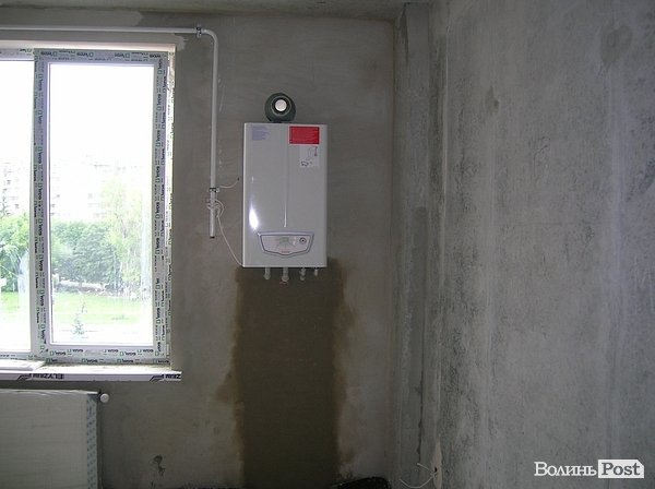 Багатоповерхівку на Київському майдані здадуть у вересні. ФОТО