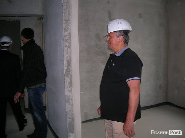 Багатоповерхівку на Київському майдані здадуть у вересні. ФОТО