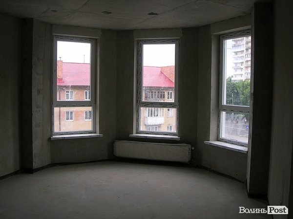 Багатоповерхівку на Київському майдані здадуть у вересні. ФОТО