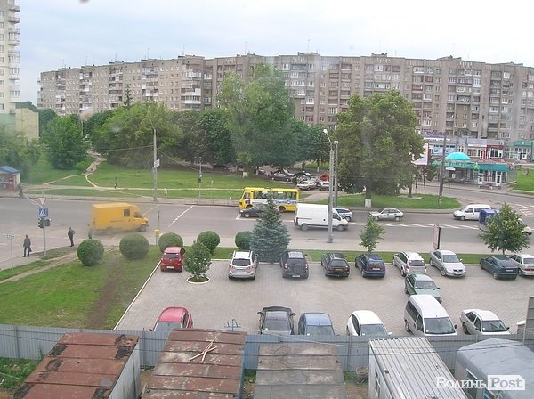Багатоповерхівку на Київському майдані здадуть у вересні. ФОТО