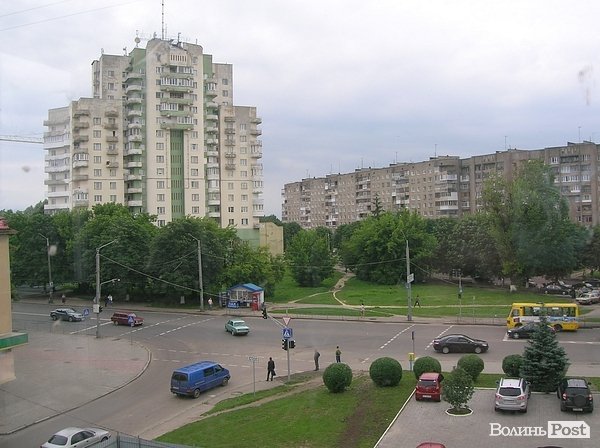 Багатоповерхівку на Київському майдані здадуть у вересні. ФОТО