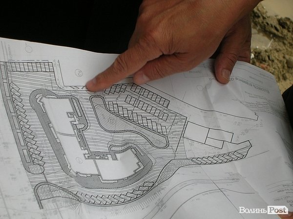 Багатоповерхівку на Київському майдані здадуть у вересні. ФОТО