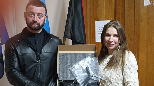 Волинський священник із дружиною зібрали 400 тисяч для українських воїнів. ВІДЕО