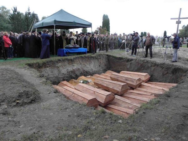 На Волині перепоховали останки жертв масових репресій. ФОТО