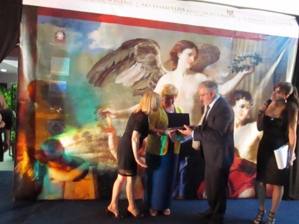 Волинську поетесу таки нагородили в Неаполі. ФОТО