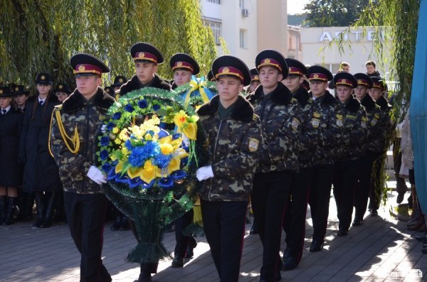 Сотні ліцеїстів склали присягу на головній площі Луцька. ФОТО
