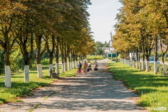 «Хто живе на ЛПЗ, тому у житті везе»: день на луцькому районі контрастів. ФОТО