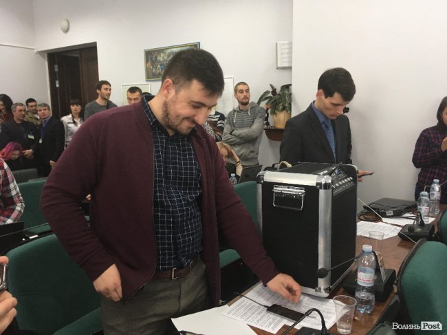 Луцький депутат звернеться до поліції через напад муніципалів