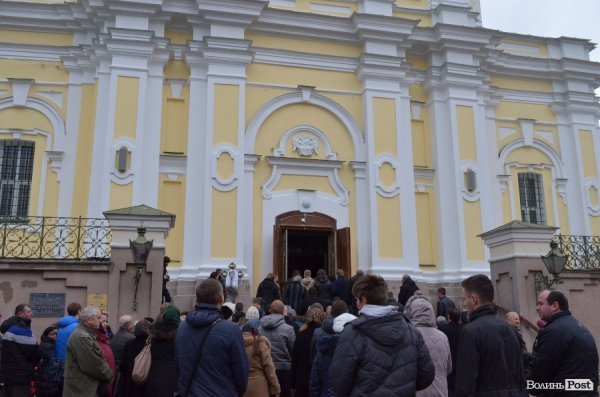 У Луцьку прощалися із загиблим «кіборгом». ФОТО
