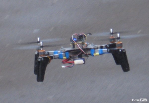 Студенти луцького училища власноруч змайстрували квадрокоптер для бійців АТО. ФОТО. ВІДЕО 