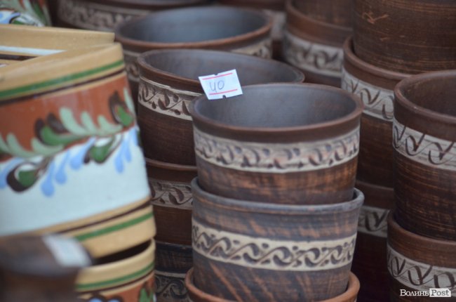 Від і до: що і за скільки пропонують купити на різдвяному ярмарку в центрі Луцька. ФОТО