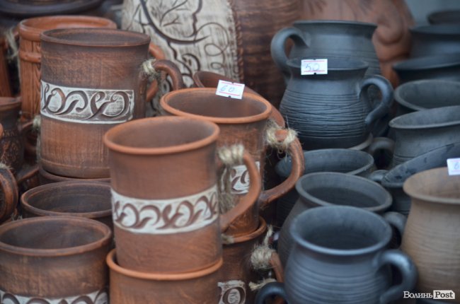 Від і до: що і за скільки пропонують купити на різдвяному ярмарку в центрі Луцька. ФОТО