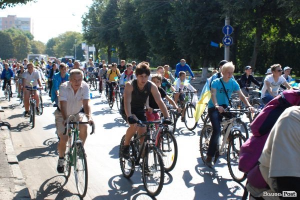 Велопробіг до Дня Незалежності в Луцьку. ФОТО