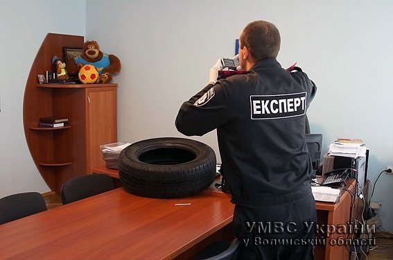 У міліції кажуть, що активісти погрожували спалити обласне управління. ФОТО. ВІДЕО