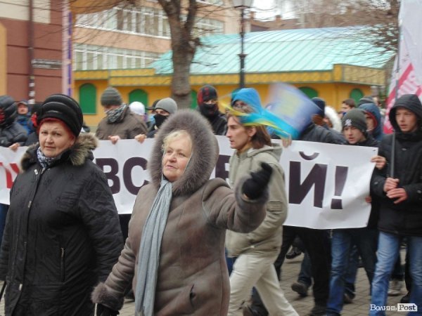 Майдан у Луцьку: Віче і хода на ДПЗ. ФОТО