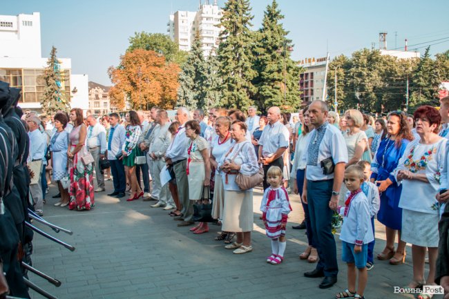 У Луцьку вшанували пам'ять загиблих воїнів АТО. ФОТО