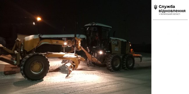 З ночі на дорогах Волині працюють більш як пів сотні снігоочисних машин
