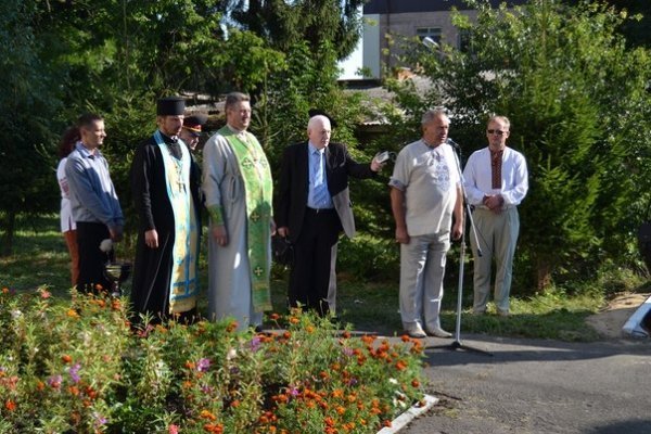 У райцентрі на Волині розгорнули величезний прапор України. ФОТО
