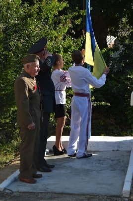 У райцентрі на Волині розгорнули величезний прапор України. ФОТО