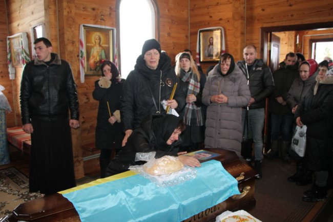 Майже п'ять місяців вважався зниклим безвісти: на Волині попрощалися з Героєм Владиславом Величком