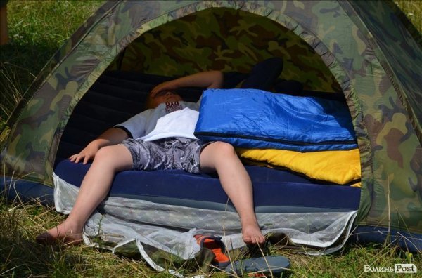 Політика, молитва і шашлик: під Берестечком вшановували річницю битви. ФОТО