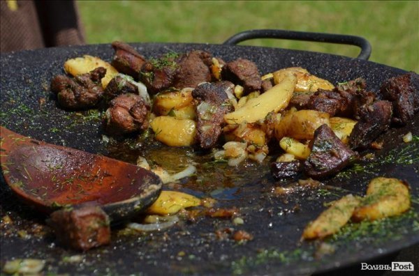 Політика, молитва і шашлик: під Берестечком вшановували річницю битви. ФОТО