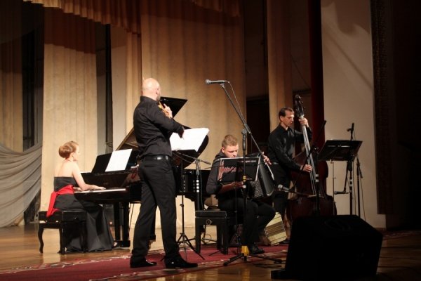 Київський гурт привіз у Луцьк автентичне танго. ФОТО