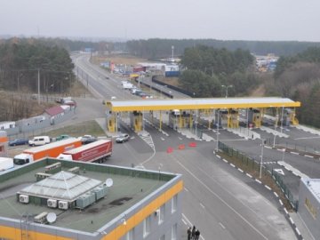 На волинських митних постах збільшився потік вантажів