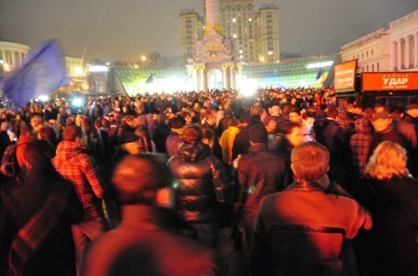 Як Кличко, Тягнибок і Яценюк мітингували на Євромайдані. ФОТО