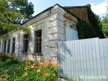 Чому руйнується 200-річна пам`ятка під Луцьким замком