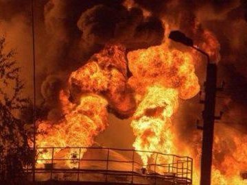 Масштабна пожежа на нафтобазі під Васильковим. ФОТО