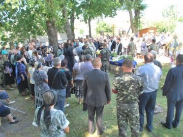 Попрощалися з волинським солдатом, який загинув на полігоні