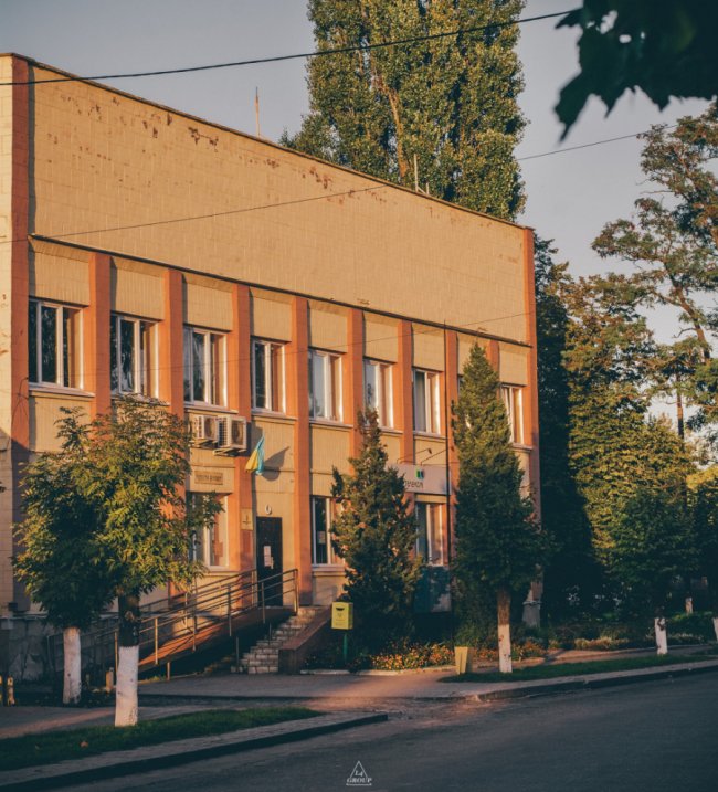 Курортне селище Волині у променях вечірнього сонця. ФОТО