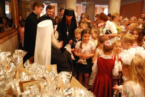 У Луцьку дітям влаштували свято великодньої писанки. ФОТО
