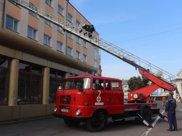 На Волині пожежники гасили «палаючий» готель та «рятували» людину. ФОТО