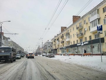 Луцьк замітає снігом. ФОТО