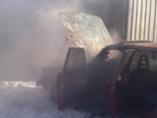 На Волині горіло авто. ФОТО