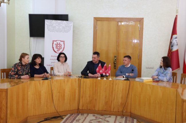 Навчання та робота: ВНУ та «Інвестор» підписали договір про дуальну освіту. ФОТО