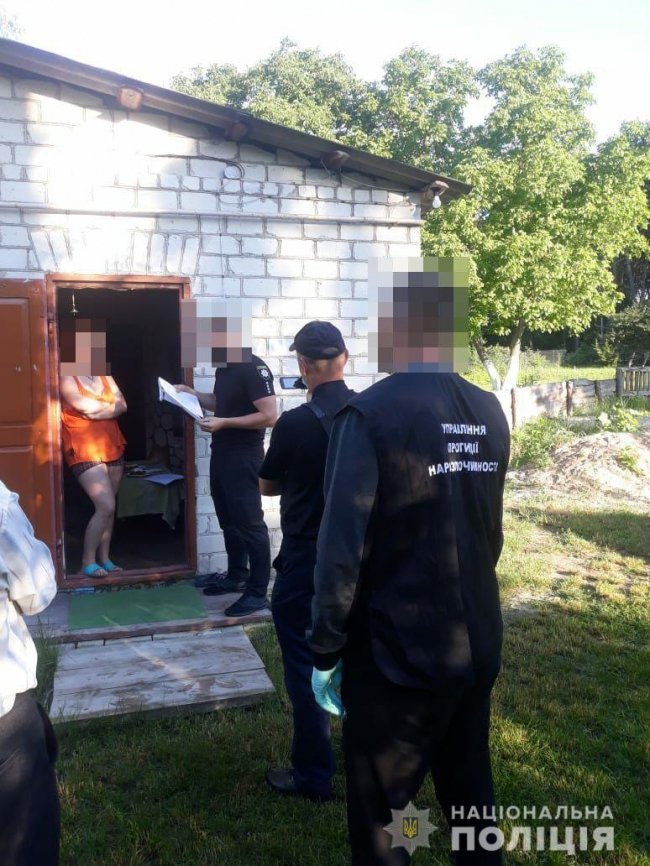 На Волині у «наркоділка», який збував психотропи, вдома знайшли зброю. ФОТО