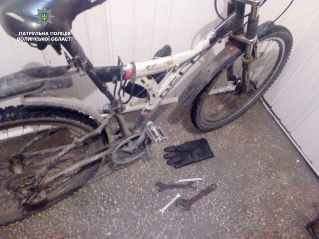 На Волині затримали двох чоловіків, які викрали велосипед