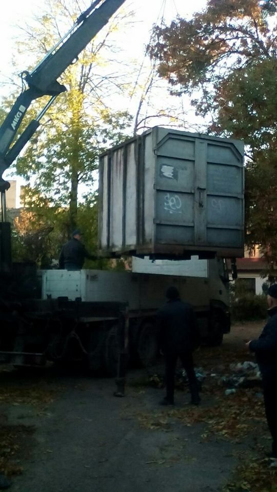 Війна з гаражами у Луцьку триває – демонтували ще два. ФОТО