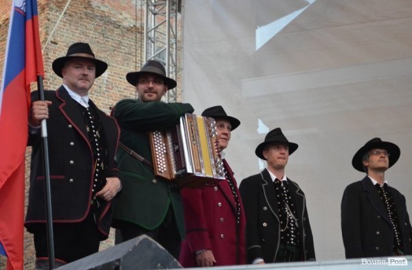 «Поліське літо з фольклором» розпочали у Луцькому замку. ФОТО