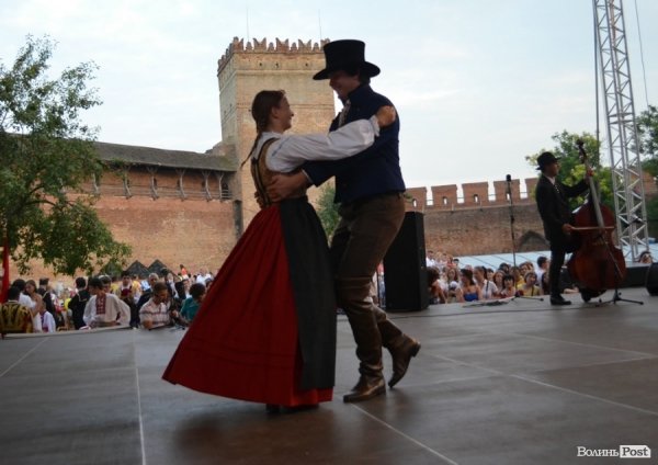 «Поліське літо з фольклором» розпочали у Луцькому замку. ФОТО