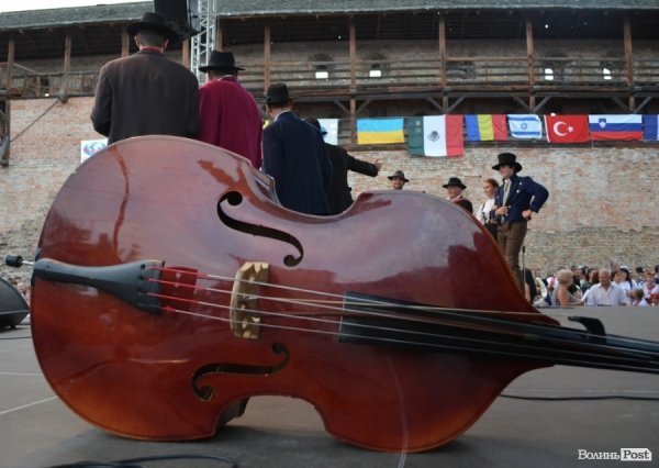 «Поліське літо з фольклором» розпочали у Луцькому замку. ФОТО
