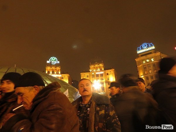 Ті, хто нас оберігає: чоловіки Майдану. НОТАТКИ ОЧЕВИДЦЯ. ФОТО