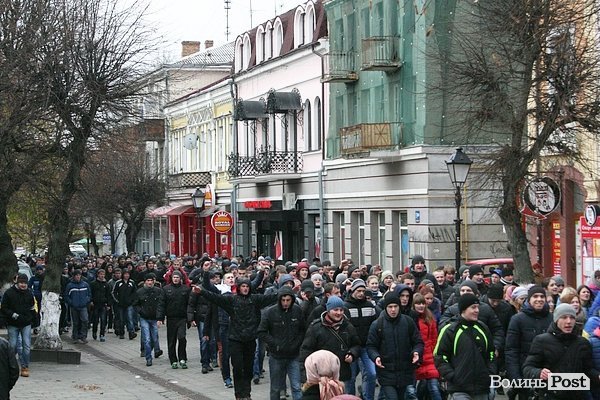 Студентський хід на підтримку євроінтеграції у Луцьку. ФОТО